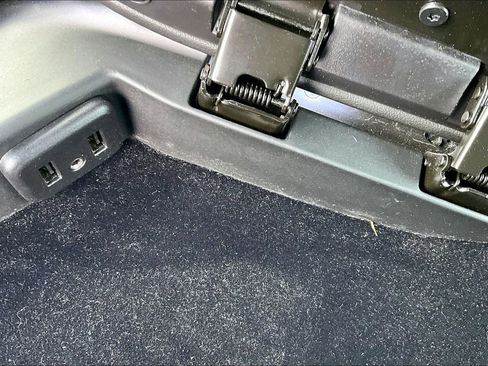 Used 2017 Chevrolet Corvette Stingray Coupe w/ 1LT image 14