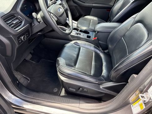 Used 2023 Ford Escape Platinum AWD/4WD image 19