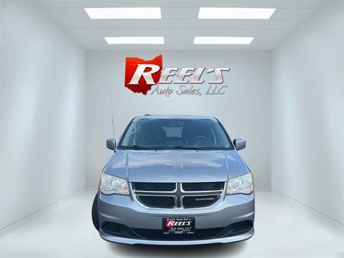 Used 2013 Dodge Grand Caravan SXT w/ Rear Park Assist Pkg FWD image 2