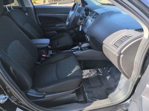 Used 2025 Mitsubishi Outlander Sport S image 19