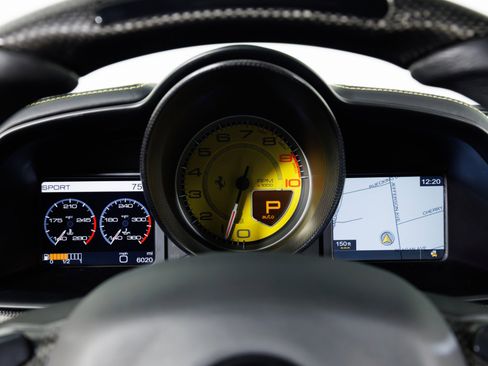 Used 2011 Ferrari 458 Italia Coupe RWD image 20