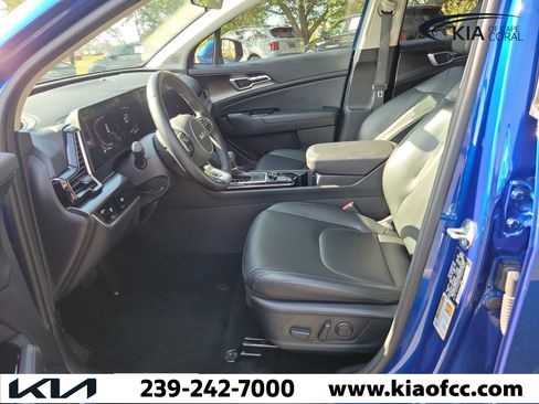 Used 2025 Kia Sportage EX FWD image 19