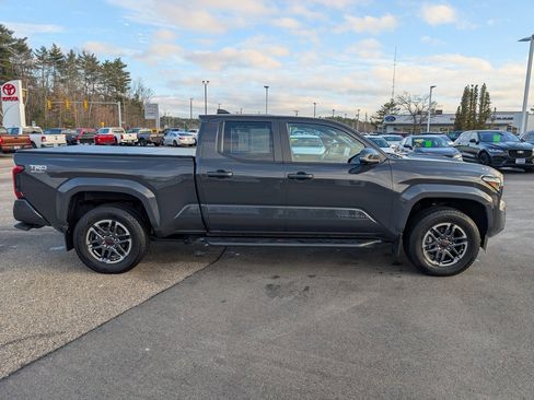Used 2024 Toyota Tacoma TRD Off-Road image 7