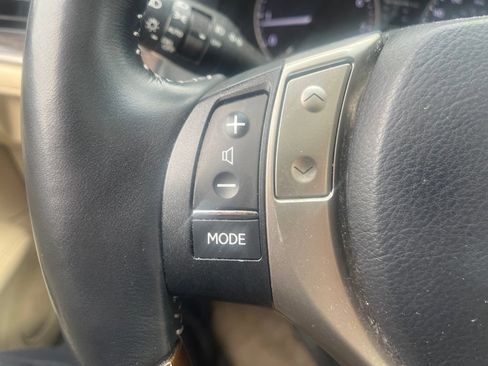 Used 2013 Lexus ES 350 w/ Luxury Pkg FWD image 15