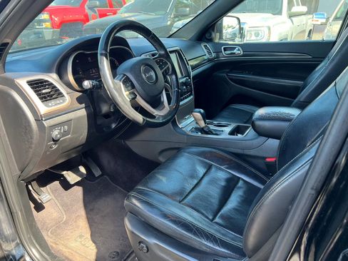 Used 2017 Jeep Grand Cherokee Limited w/ Luxury Group II RWD image 8