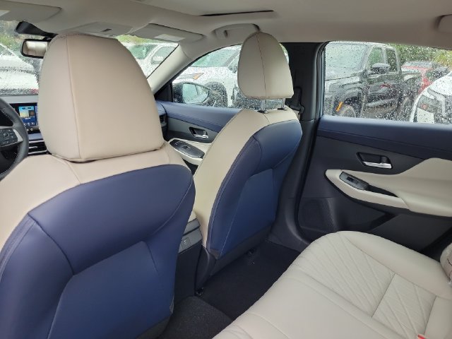 New 2027 Nissan Sentra SL w/ Floor Mat Package FWD image 9