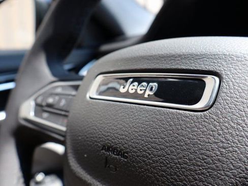 New 2025 Jeep Compass Limited image 24