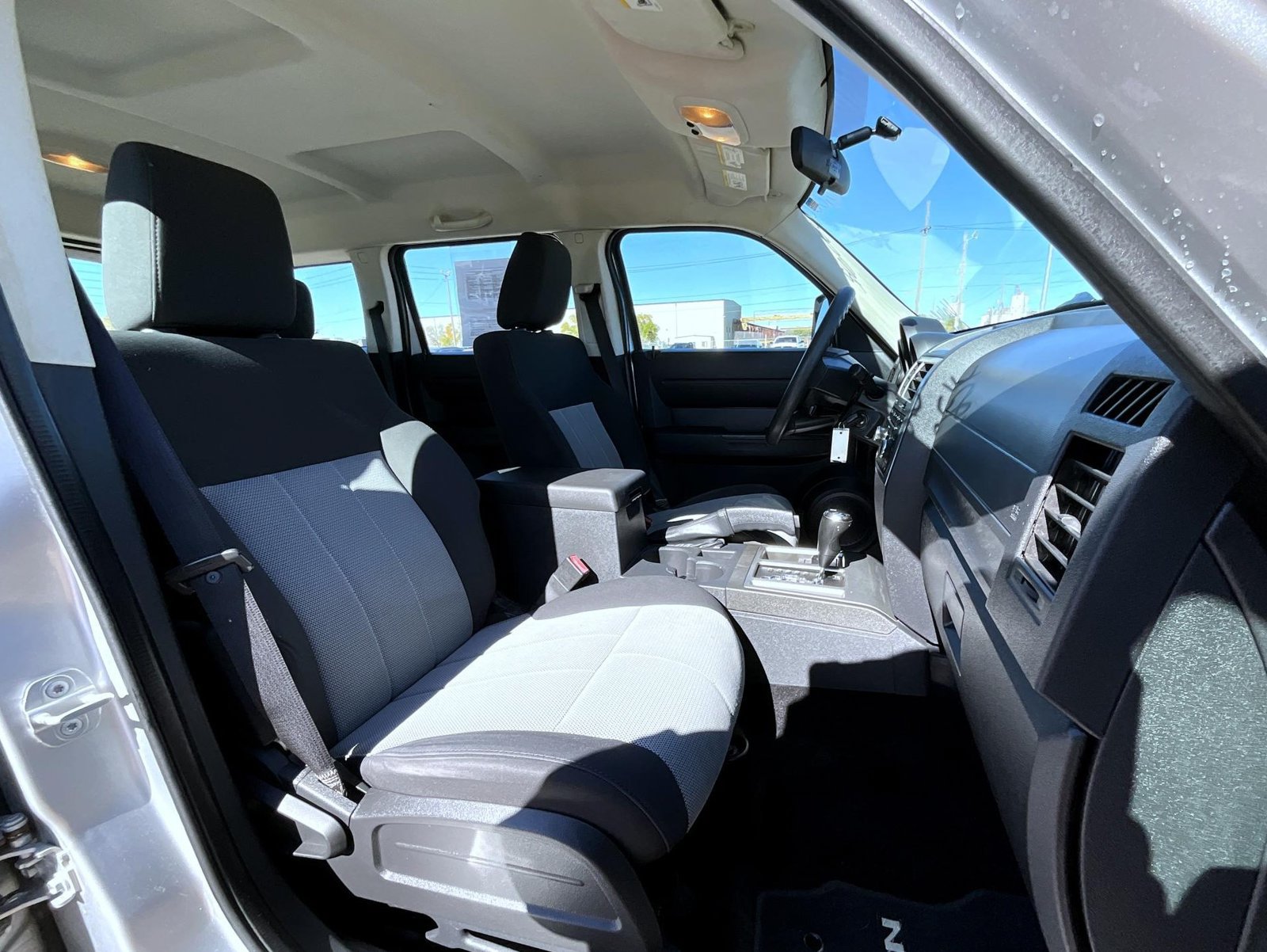 Used 2007 Dodge Nitro SXT AWD/4WD image 17
