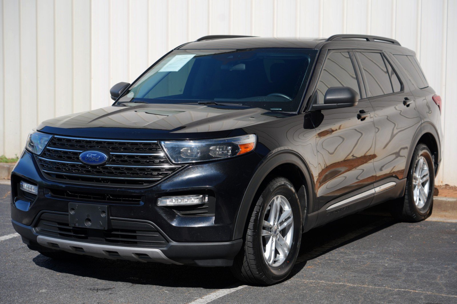 Used 2022 Ford Explorer XLT w/ Equipment Group 202A RWD image 47