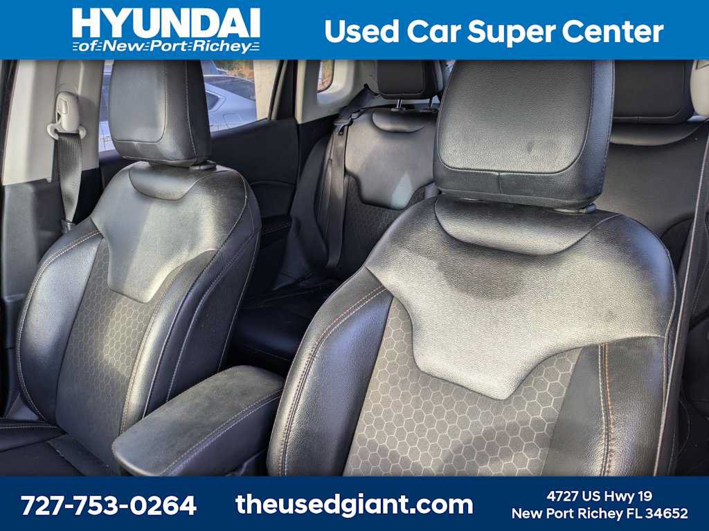 Used 2018 Jeep Compass Latitude FWD image 3