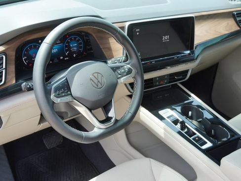 Used 2026 Volkswagen Atlas SE FWD image 18