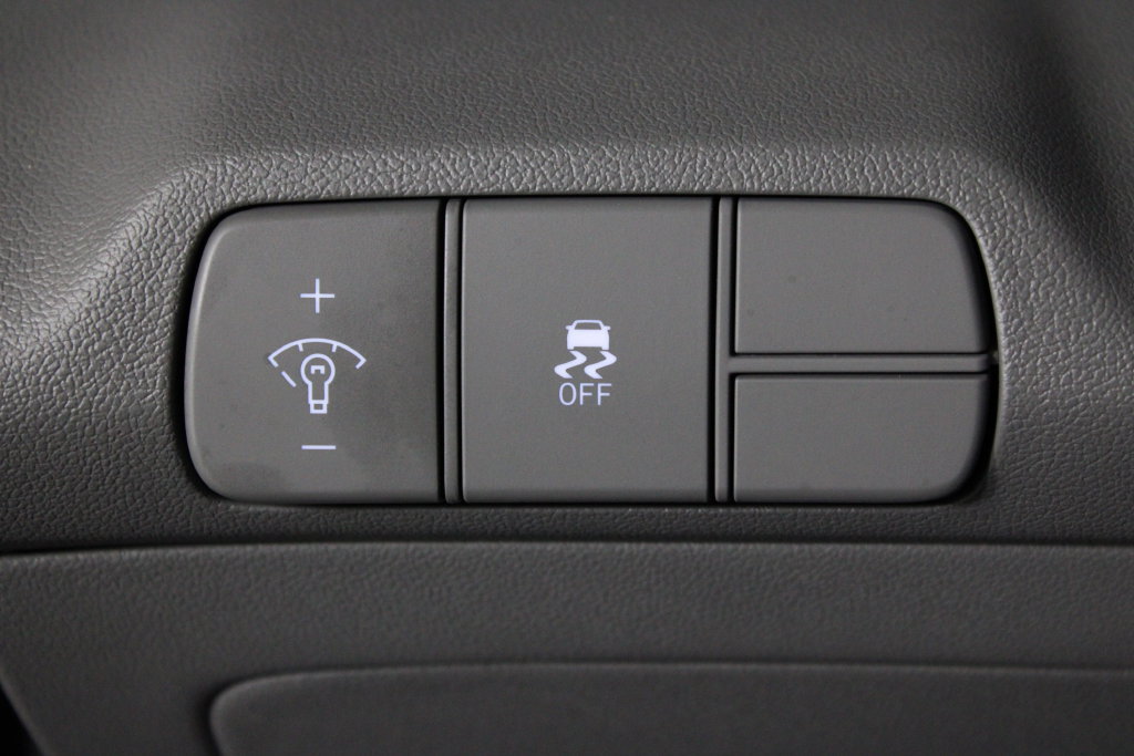 Certified 2026 Hyundai Elantra Sport FWD image 23