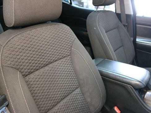 Used 2019 GMC Acadia SLE w/ LPO, Floor Liner Package FWD image 11