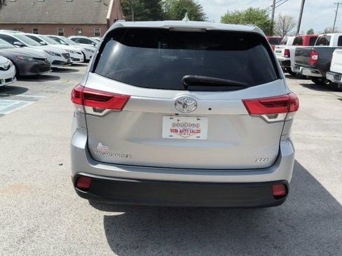 Used 2017 Toyota Highlander XLE image 4