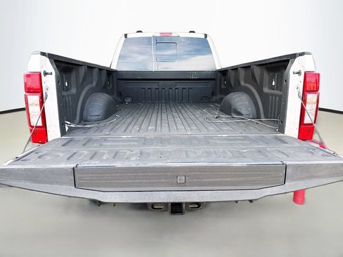 Used 2021 Ford F250 Lariat w/ Lariat Ultimate Package AWD/4WD image 25