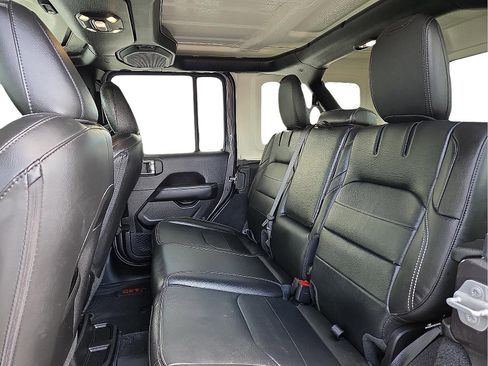 Used 2022 Jeep Wrangler Unlimited Sahara w/ Cold Weather Group image 10