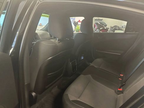 Used 2018 Dodge Charger R/T image 37