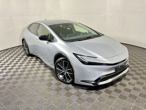 Used 2023 Toyota Prius XLE image 4