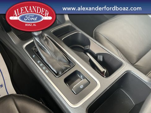 Used 2017 Ford Escape Titanium AWD/4WD image 23