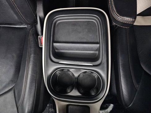 Used 2020 Chrysler Pacifica Touring-L image 32