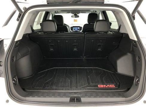 Used 2023 GMC Terrain SLT w/ Infotainment Package II image 26