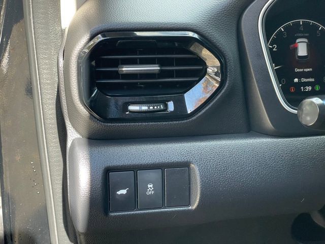 Used 2023 Honda Pilot Touring image 13