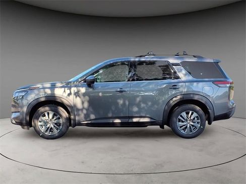 New 2025 Nissan Pathfinder SV image 2