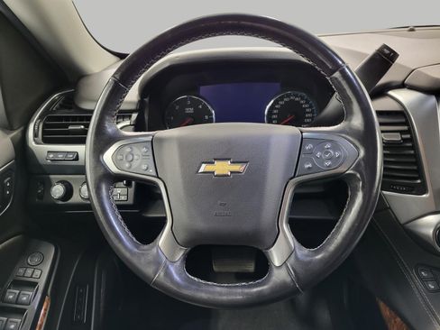 Used 2020 Chevrolet Suburban Premier w/ Max Trailering Package AWD/4WD image 5