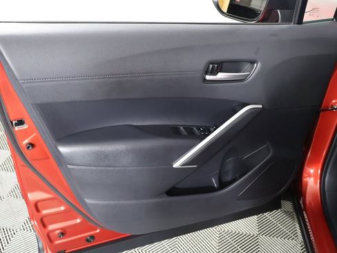 Used 2025 Toyota Corolla Cross XLE image 20