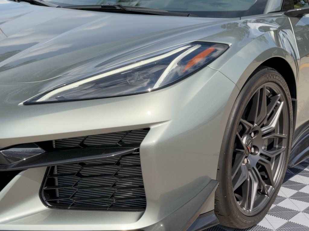 Used 2024 Chevrolet Corvette Z06 w/ Z07 Performance Package RWD image 12