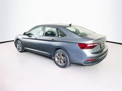 Used 2024 Volkswagen Jetta SE image 5