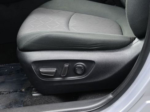 Used 2024 Toyota RAV4 XLE FWD image 11