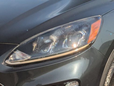 Used 2022 Ford Escape SEL AWD/4WD image 9