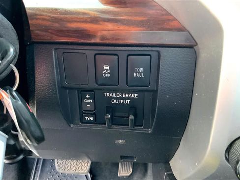 Used 2016 Toyota Tundra Limited AWD/4WD image 33