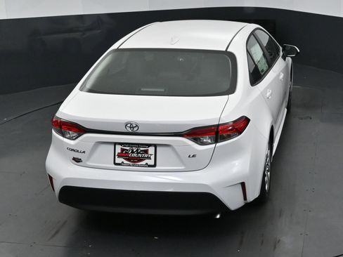 Used 2025 Toyota Corolla LE image 31