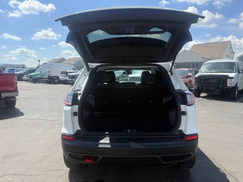Used 2022 Jeep Cherokee Trailhawk w/ Premium Leather Package AWD/4WD image 48