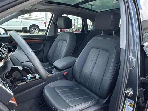 Used 2023 Audi Q5 2.0T Premium w/ Convenience Package AWD/4WD image 14