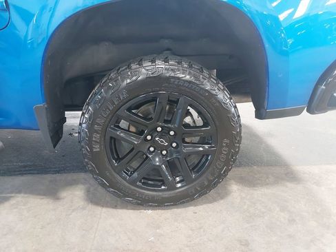 Used 2024 Chevrolet Silverado 1500 LT Trail Boss w/ LT Trail Boss Premium Package AWD/4WD image 35