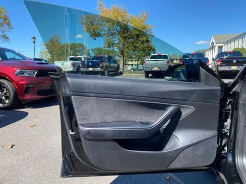 Used 2021 Tesla Model 3 Standard Range Plus image 19