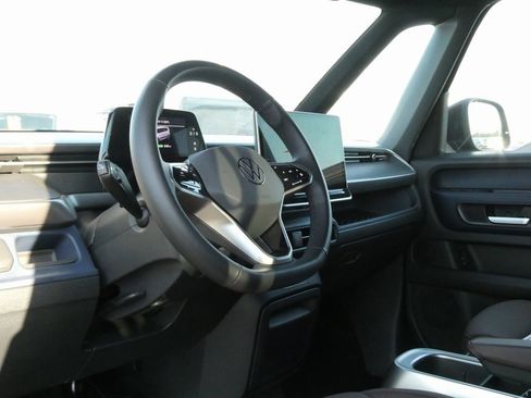 New 2025 Volkswagen ID. Buzz Pro S image 29