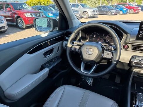 Used 2025 Honda Pilot Touring image 28