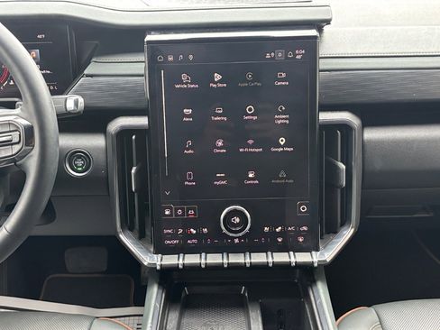 Used 2025 GMC Acadia AT4 w/ Luxury Package image 3