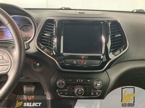 Used 2019 Jeep Cherokee Limited AWD/4WD image 15