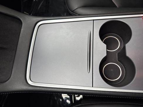Used 2023 Tesla Model Y Long Range AWD/4WD image 31
