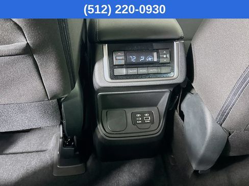 Used 2023 Subaru Ascent Premium w/ Convenience Package AWD/4WD image 29
