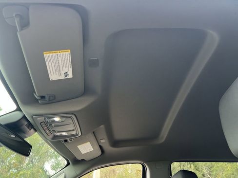 Used 2025 GMC Sierra 1500 SLT image 23