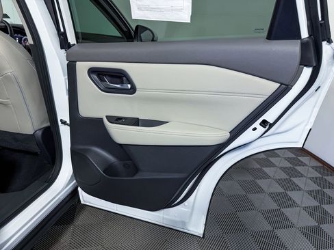 Certified 2024 Nissan Rogue SL image 46