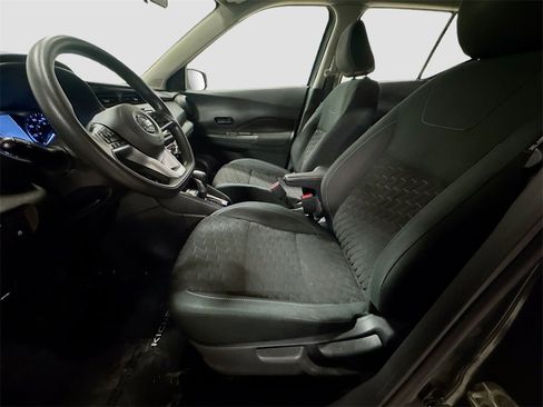 Used 2021 Nissan Kicks S image 24