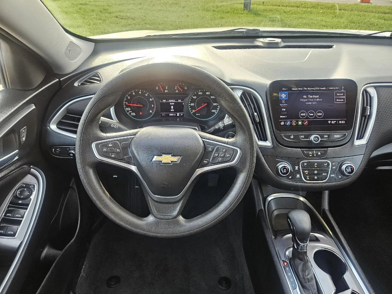 Used 2022 Chevrolet Malibu LT FWD image 13