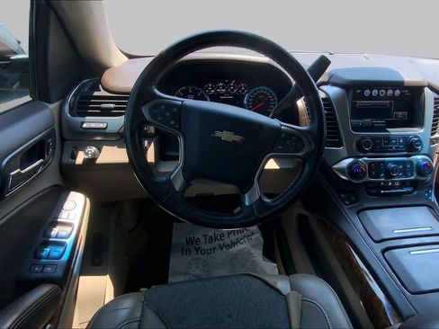 Used 2016 Chevrolet Suburban LTZ RWD image 6